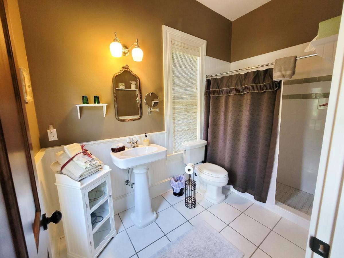 Camellia Rose Inn- King Room Southern Charm Gainesville Exterior foto